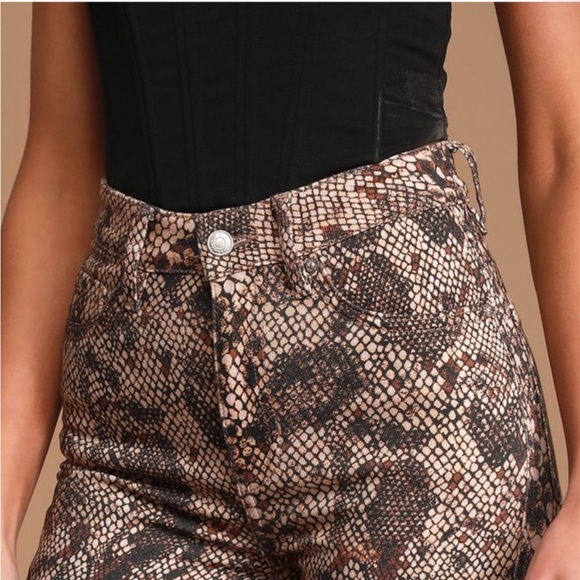 Free People High-Rise Black Tan Snake Print Raw Hem Jeans Women’s Multi Size NWT - Picture 3 of 10